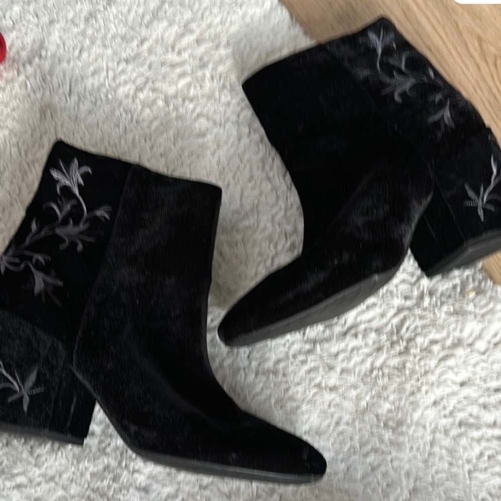 Kenneth Cole Renna velvet retro black block heel bootie (9)